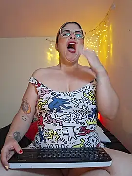 Juliietha servas online show from 14, 1, 2026