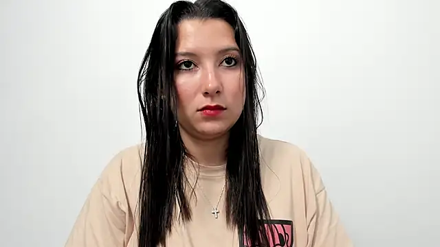 Snapshot of cami-01 chatting on 6, 11, 2025 cami-01 online show from 6, 11, 2025