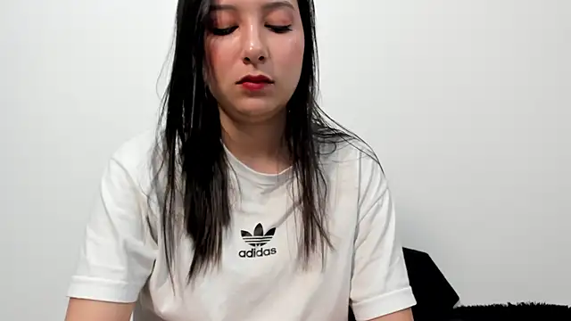 Snapshot of cami-01 chatting on 16, 10, 2025 cami-01 online show from 16, 10, 2025