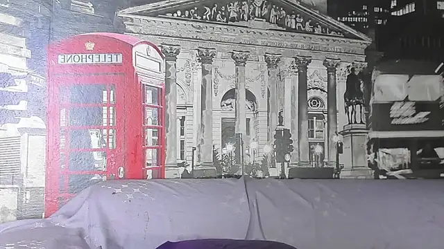 Haileybieberr online show from 19, 12, 2025