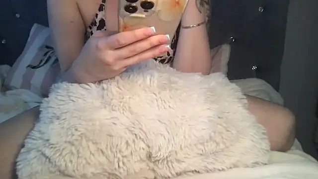 femmefatalebabe online show from 7, 4, 2026