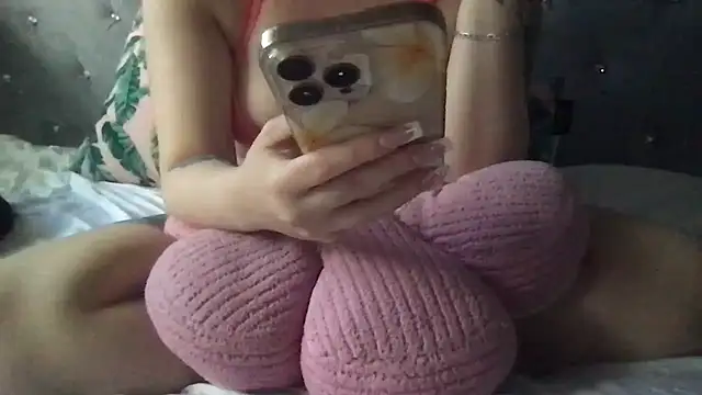 Snapshot of femmefatalebabe chatting on 10, 6, 2026 femmefatalebabe online show from 10, 6, 2026