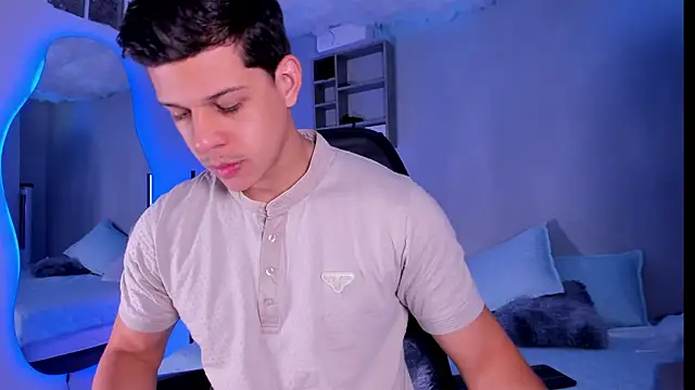 Snapshot of MarcoSullivan chatting on 15, 11, 2025 MarcoSullivan online show from 15, 11, 2025