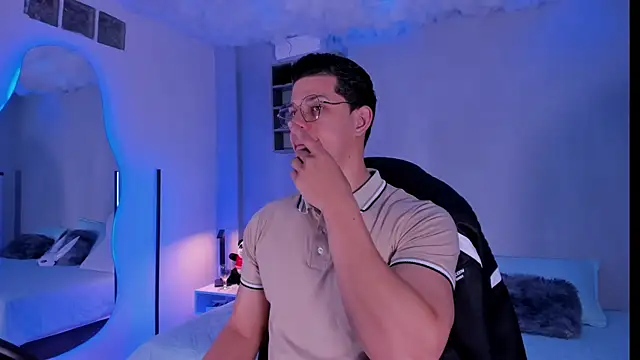 Snapshot of MarcoSullivan chatting on 22, 11, 2025 MarcoSullivan online show from 22, 11, 2025