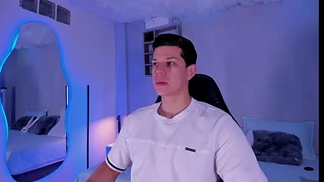 Snapshot of MarcoSullivan chatting on 16, 11, 2025 MarcoSullivan online show from 16, 11, 2025