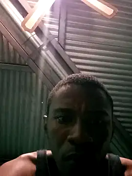 HandsomeBuoyy21 online show from 18, 4, 2026