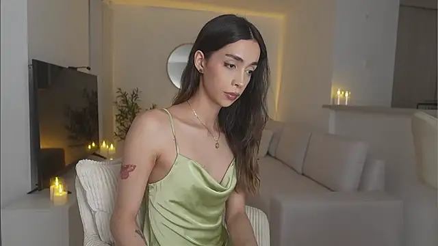 Snapshot of Emmavr chatting on 7, 4, 2026 Emmavr online show from 7, 4, 2026