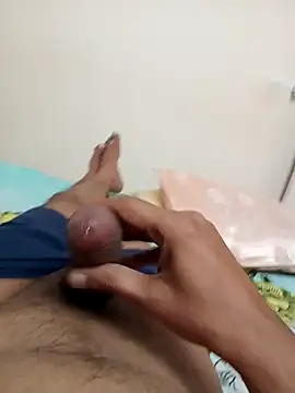 AUNTY1984 online show from 23, 4, 2026
