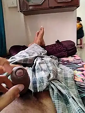 AUNTY1984 online show from 24, 9, 2025