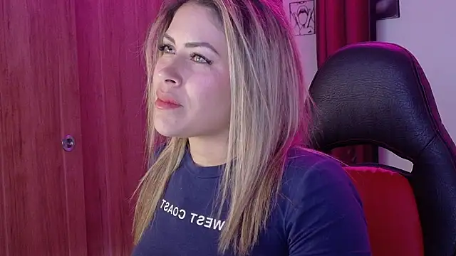 Natalia Montoya online show from 9, 10, 2025