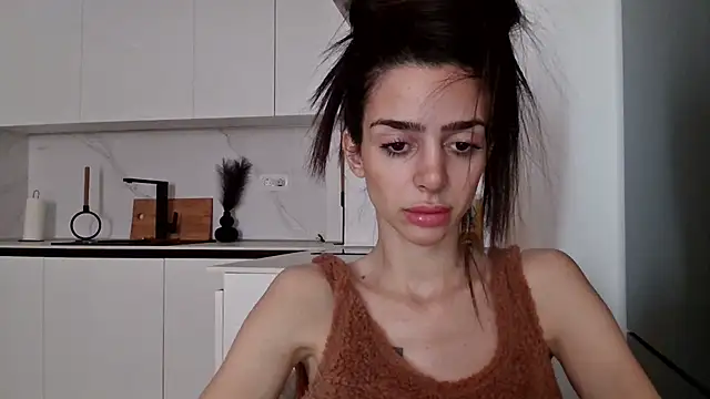 exotic brunettee online show from 13, 2, 2025