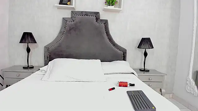 LaurenSnow online show from 28, 11, 2025