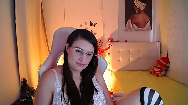 Snapshot of esmeraldaa230 chatting on 9, 3, 2025 esmeraldaa230 online show from 9, 3, 2025