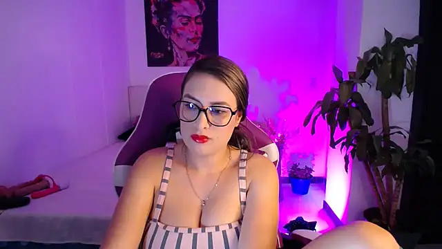 esmeraldaa230 online show from 15, 10, 2025