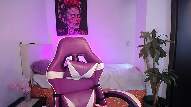 esmeraldaa230 online show from 5, 2, 2026