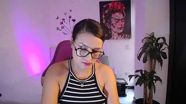 esmeraldaa230 online show from 26, 2, 2026