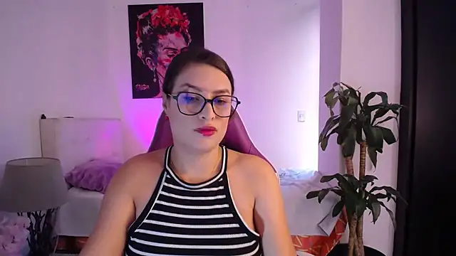 esmeraldaa230 online show from 18, 2, 2026