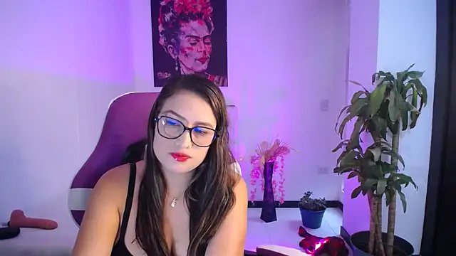 esmeraldaa230 online show from 10, 11, 2025