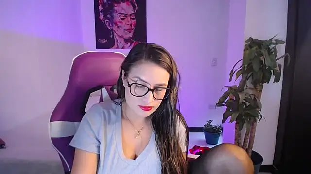 esmeraldaa230 online show from 24, 11, 2025