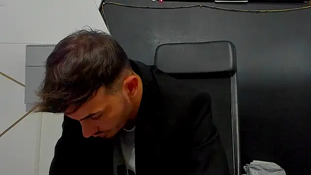 Snapshot of BrandonTate chatting on 12, 5, 2026 BrandonTate online show from 12, 5, 2026