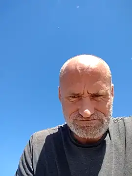 Snapshot of FloppyPickle4u chatting on 8, 3, 2025 FloppyPickle4u online show from 8, 3, 2025