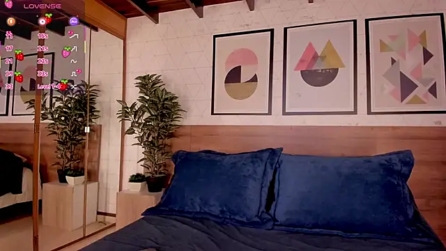 LunaRuso online show from 10, 2, 2026