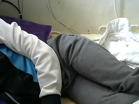 Ma-yolo001 online show from 9, 11, 2025