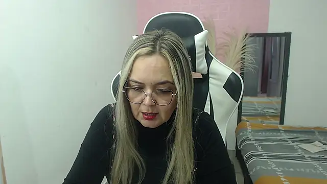 Snapshot of samy_vsn chatting on 10, 7, 2026 samy vsn online show from 10, 7, 2026