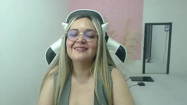 Snapshot of samy_vsn chatting on 10, 6, 2026 samy vsn online show from 10, 6, 2026
