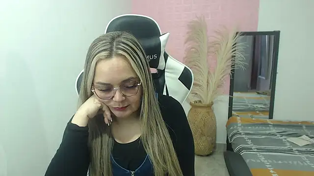Snapshot of samy_vsn chatting on 11, 7, 2026 samy vsn online show from 11, 7, 2026
