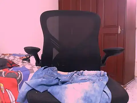 latinhot9631 online show from 8, 11, 2025