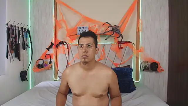 Liana Asaff online show from 10, 10, 2025