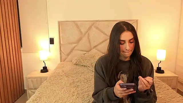 teseo and afroditha  online show from 25, 11, 2025