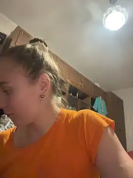 Snapshot of AlisaKissss chatting on 7, 6, 2026 AlisaKissss online show from 7, 6, 2026