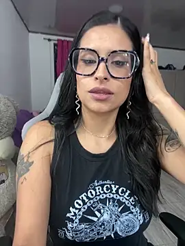Snapshot of _elektrah chatting on 25, 4, 2026 elektrah online show from 25, 4, 2026