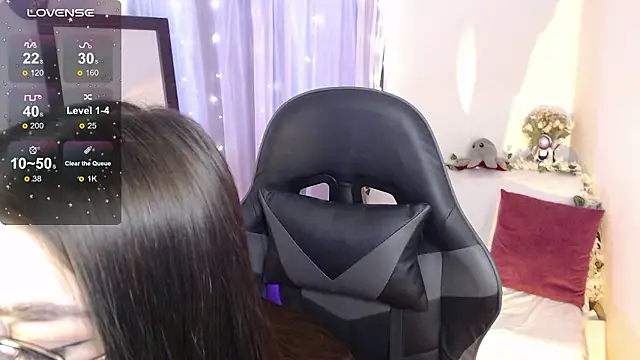 mily thomson b  online show from 15, 2, 2026