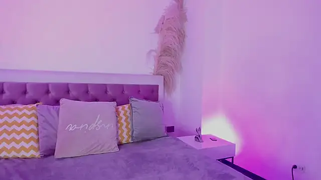 Emelyy Carter online show from 3, 2, 2025