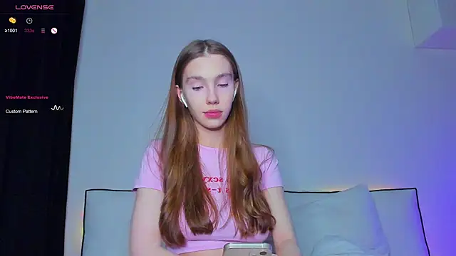 Snapshot of haileyishere chatting on 7, 3, 2025 haileyishere online show from 7, 3, 2025