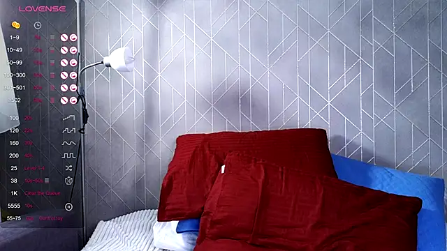 Allure goldennX online show from 30, 10, 2025