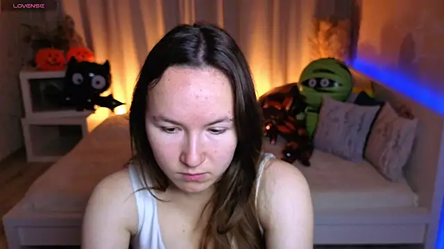 Little doll meow online show from 15, 10, 2025