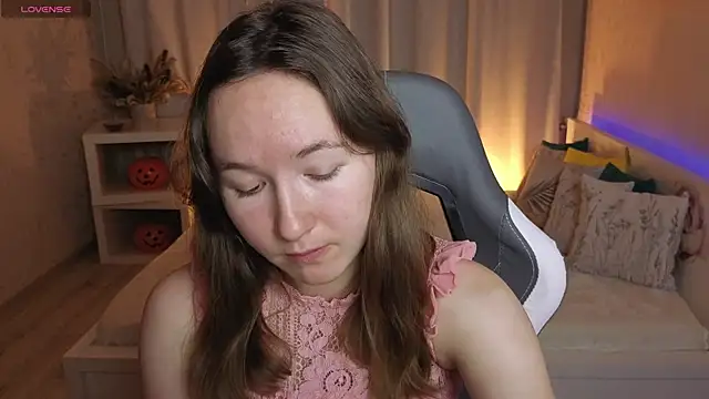 Little doll meow online show from 12, 11, 2025