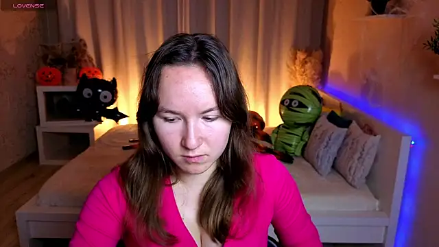 Little doll meow online show from 29, 10, 2025