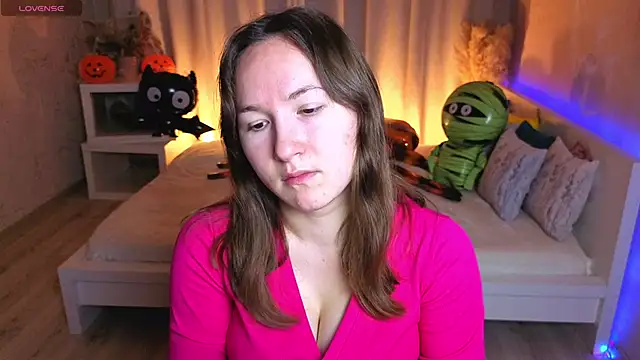 Little doll meow online show from 28, 10, 2025