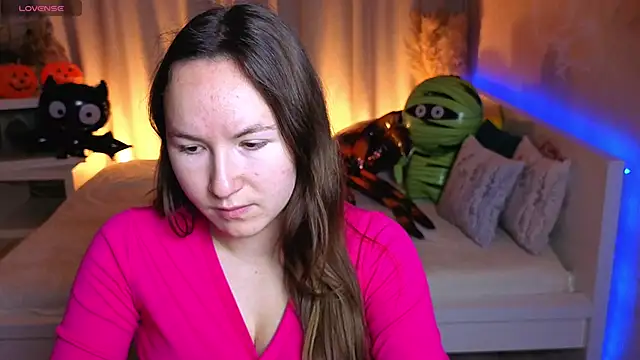 Little doll meow online show from 17, 10, 2025