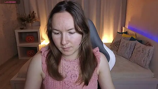 Little doll meow online show from 13, 11, 2025