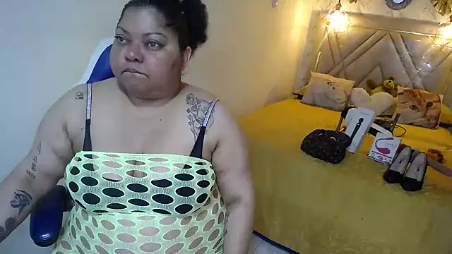 brunette 35 online show from 4, 3, 2025