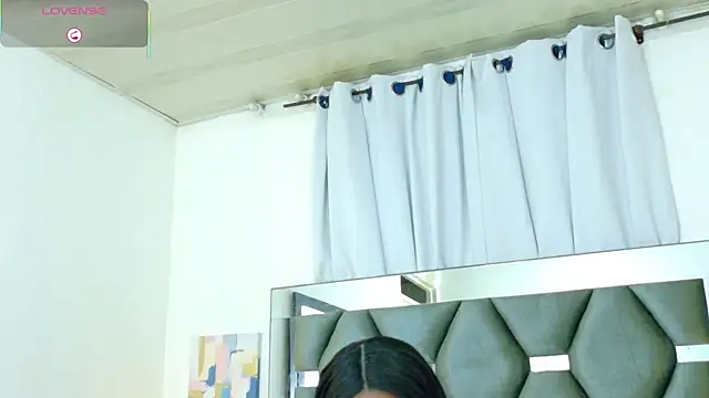 Snapshot of camila_larzon chatting on 4, 2, 2026 camila larzon online show from 4, 2, 2026