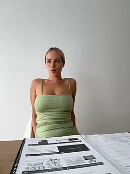 streetdoll online show from 8, 9, 2025