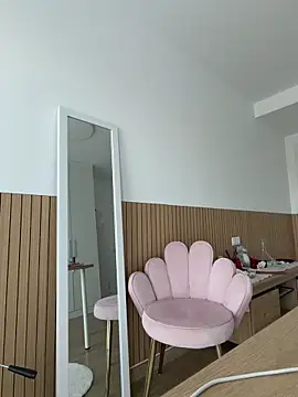 streetdoll online show from 12, 4, 2026