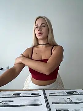 streetdoll online show from 29, 9, 2025